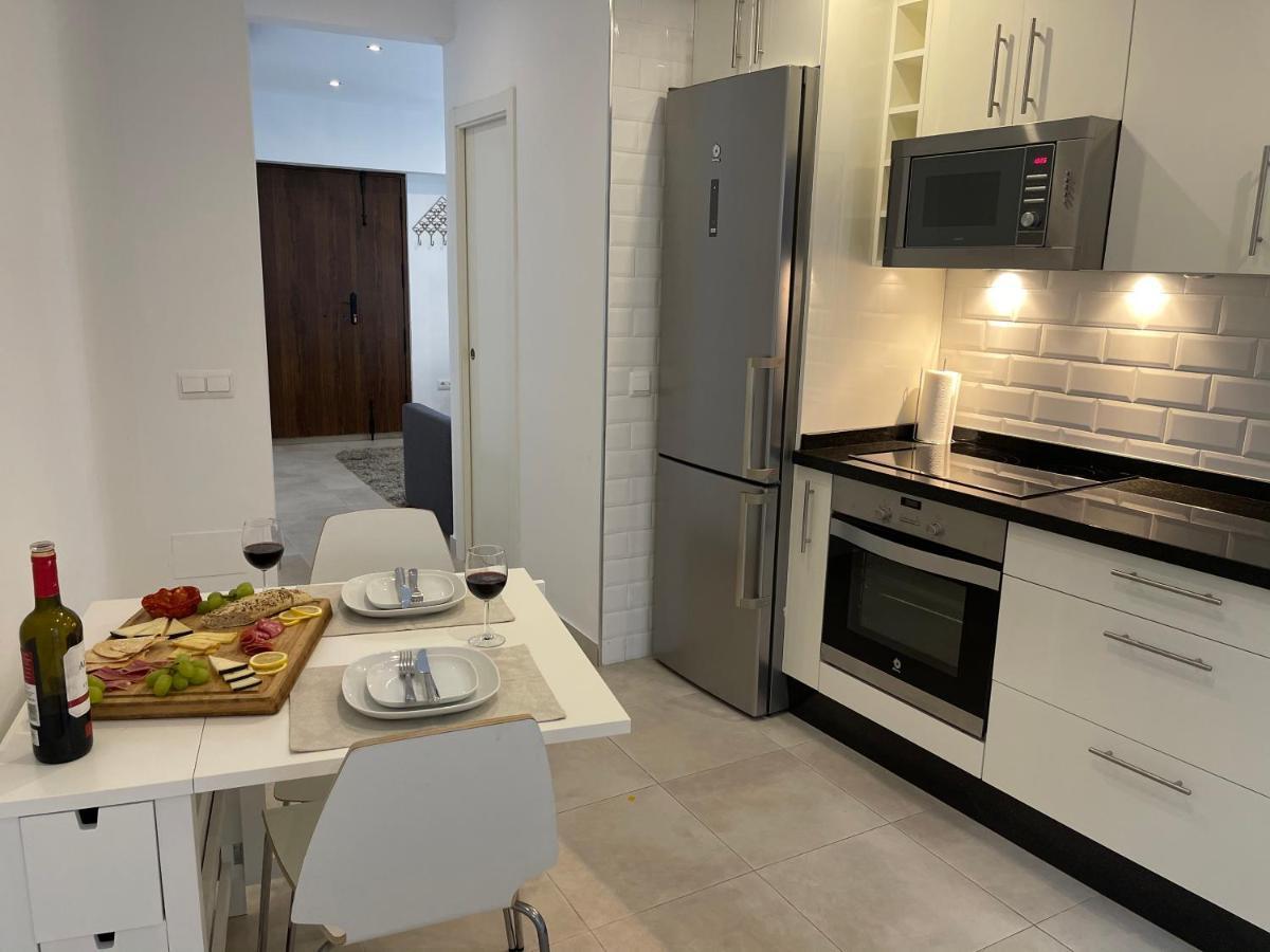 New Townhouse In The Heart Of Nerja With Jacuzzi Villa Exterior photo