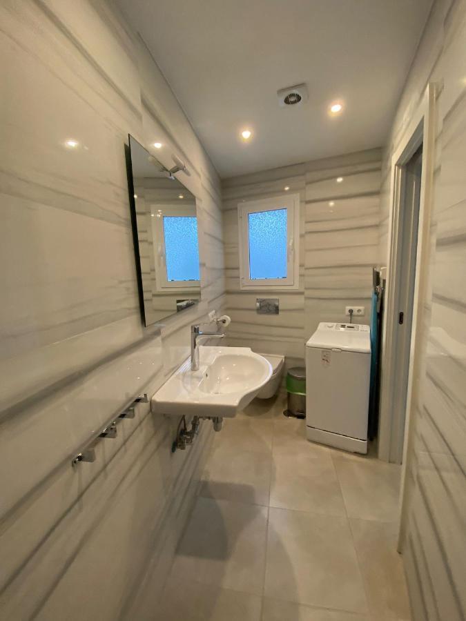New Townhouse In The Heart Of Nerja With Jacuzzi Villa Exterior photo